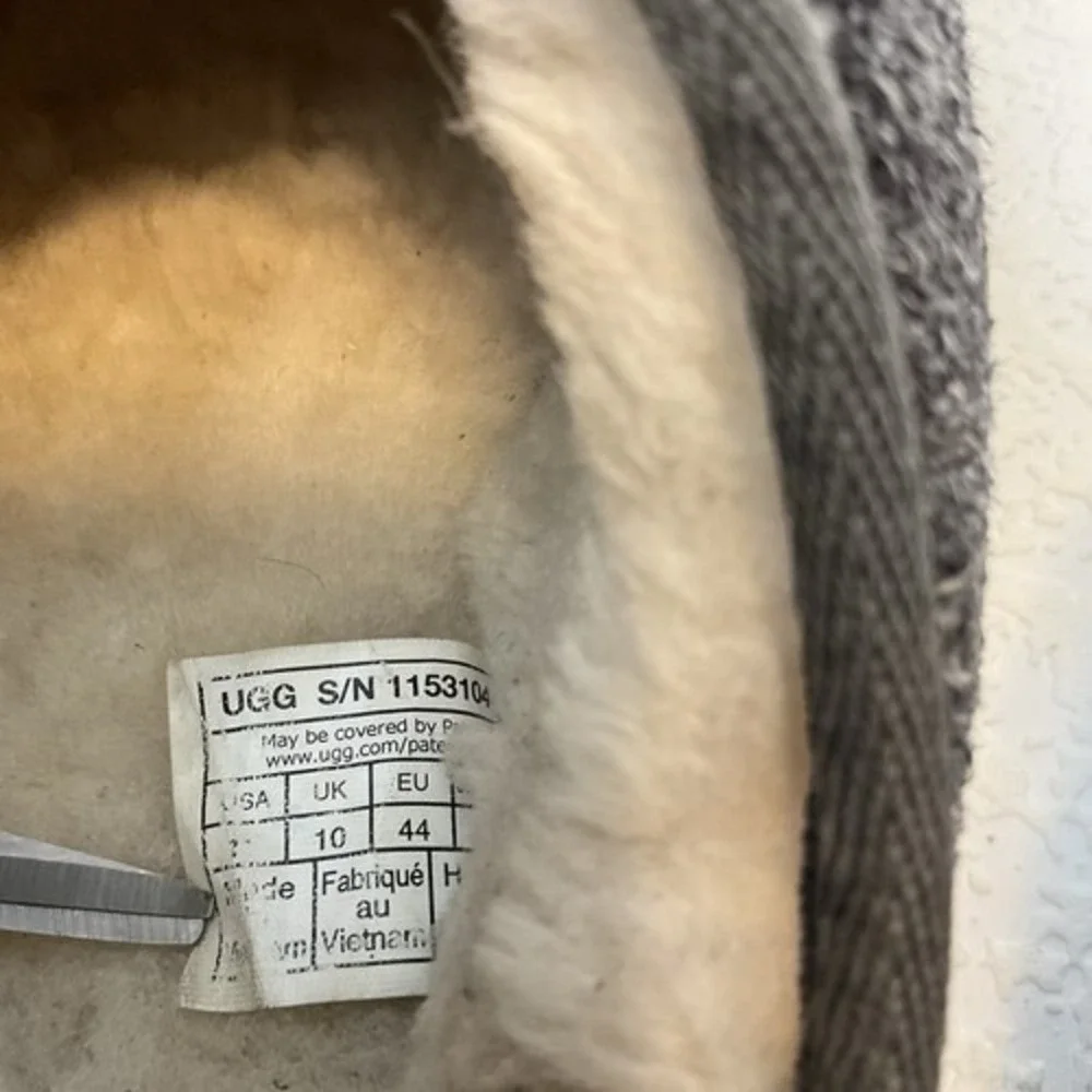 UGG classic slip